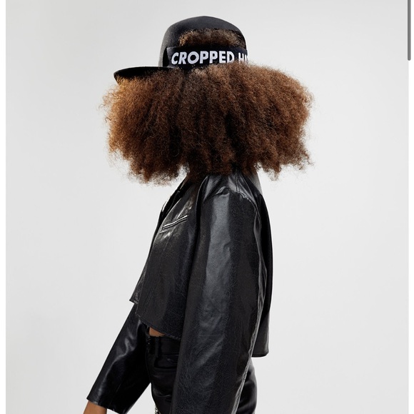 Camille Côté - Cropped Hat - Picture 3 of 4